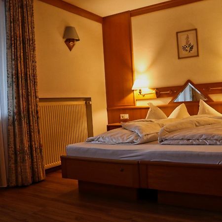 Garni Appartments Helvetia Villabassa Esterno foto