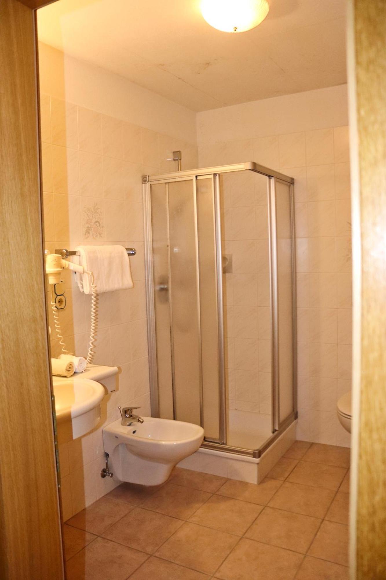 Garni Appartments Helvetia Villabassa Esterno foto