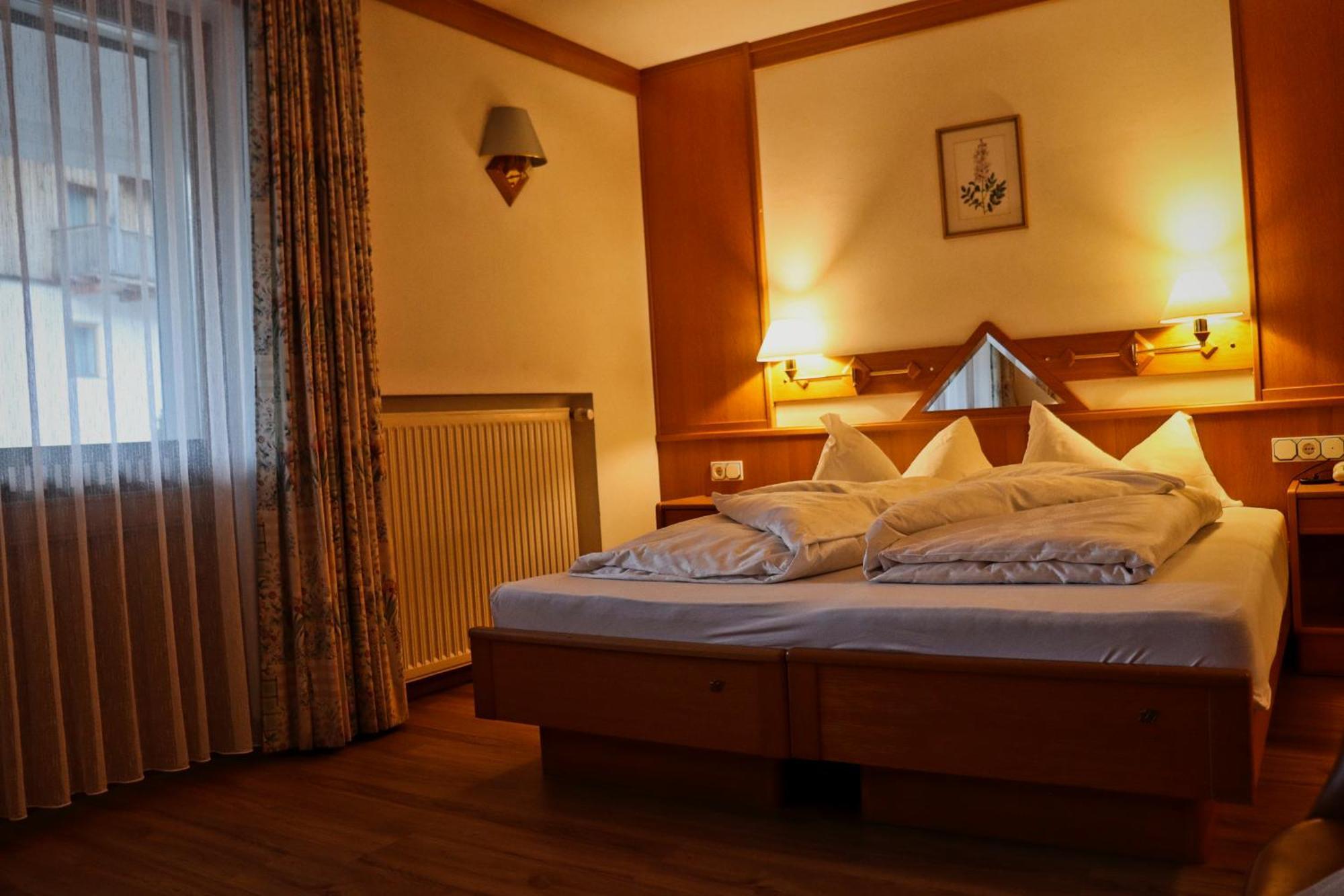 Garni Appartments Helvetia Villabassa Esterno foto